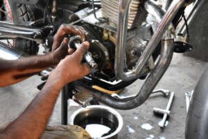 service mesin motor